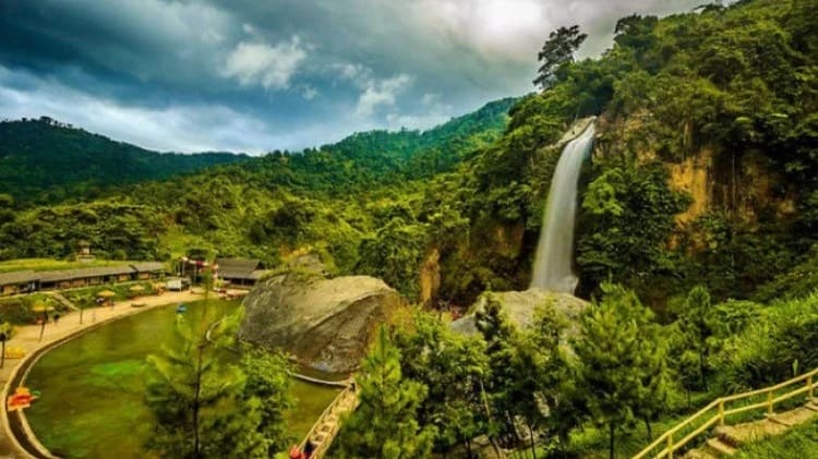 Daya Tarik Curug Bidadari