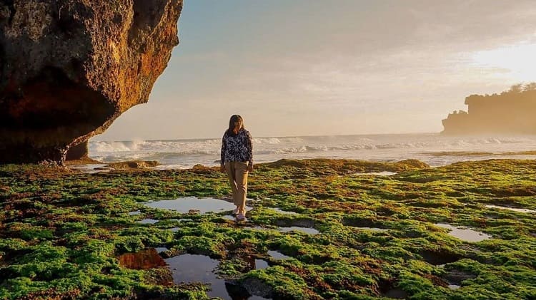 Tentang Tempat Wisata Pantai Ngrawe Gunung Kidul 